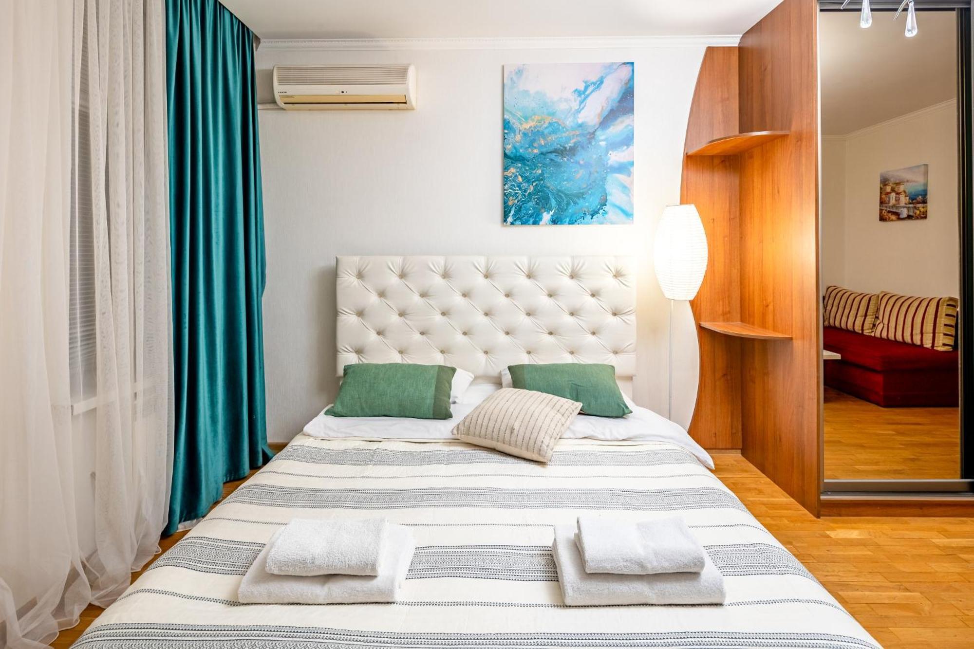 Just Another Comfy Apartment On The Main Squere. 2 Bedrooms, Own Heating, Ac 利沃夫 外观 照片