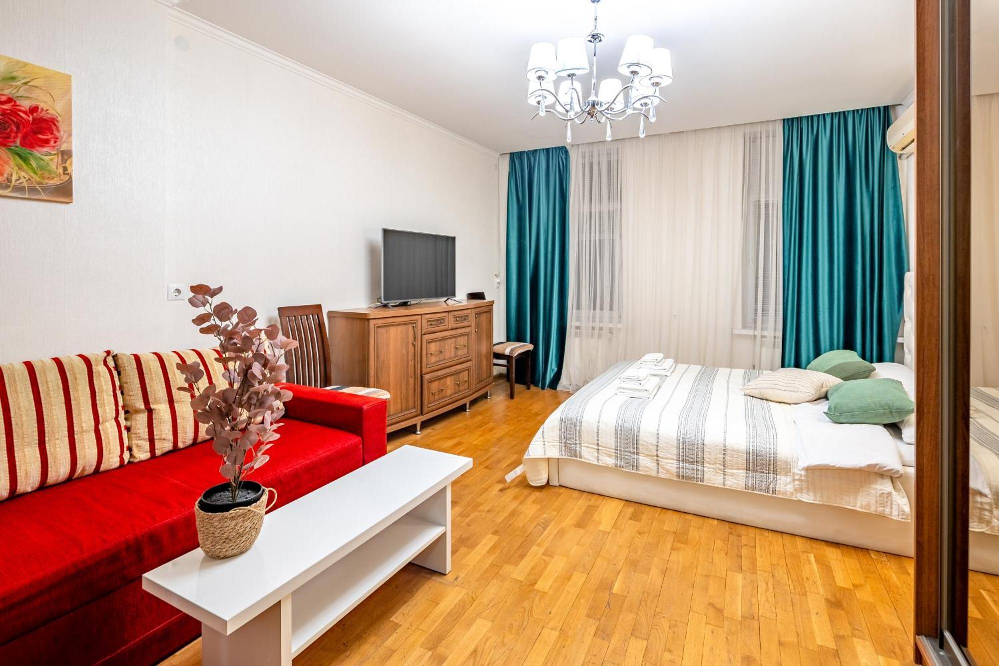 Just Another Comfy Apartment On The Main Squere. 2 Bedrooms, Own Heating, Ac 利沃夫 外观 照片