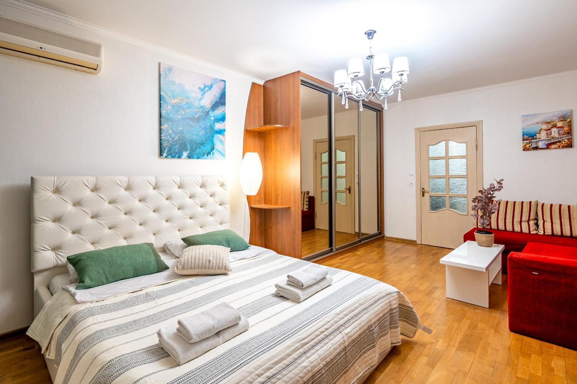 Just Another Comfy Apartment On The Main Squere. 2 Bedrooms, Own Heating, Ac 利沃夫 外观 照片